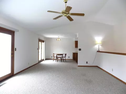 Living - 4252 Waltham Rd, Roscoe, IL 61073 photo 5 of 6