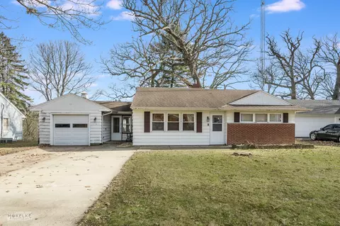131 Tilton Park Dr, Dekalb, IL 60115