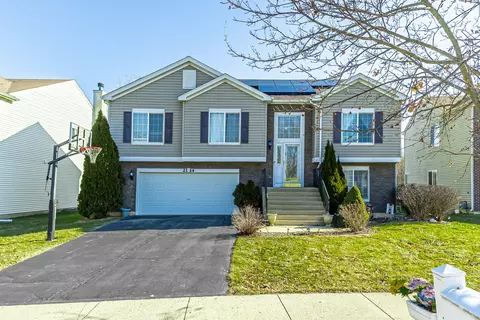 2114 Ione Ln, Aurora, IL 60503