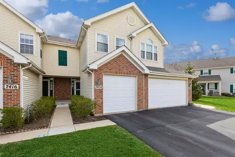 7414 Grandview Ct, Carpentersville, IL 60110