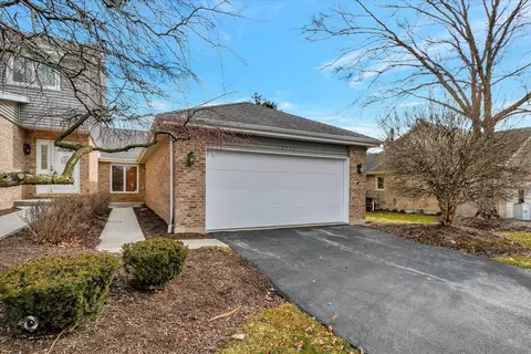 19727 Cambridge Dr, Mokena, IL 60448