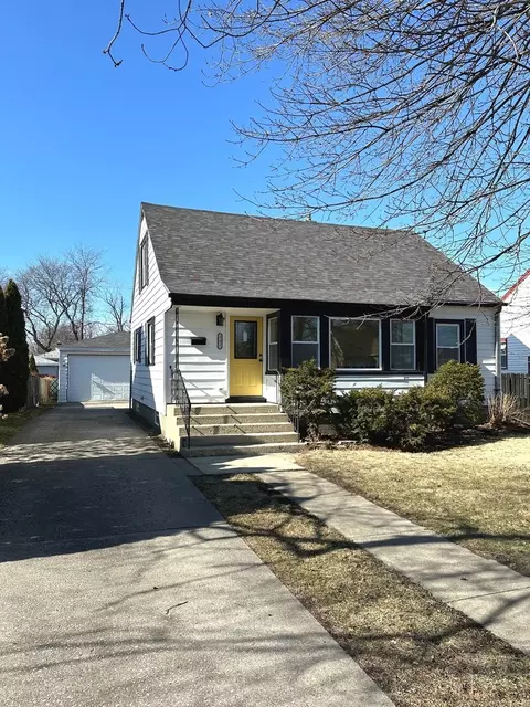 17832 Chicago Ave, Lansing, IL 60438