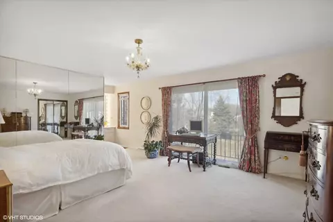 Bedroom - 8129 Kathryn Ct, Burr Ridge, IL 60527 photo 3 of 4