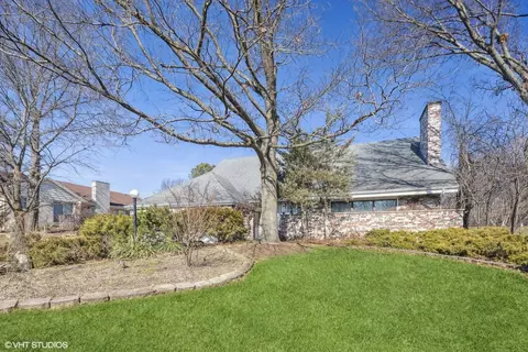 Exterior - 8129 Kathryn Ct, Burr Ridge, IL 60527 photo 4 of 11