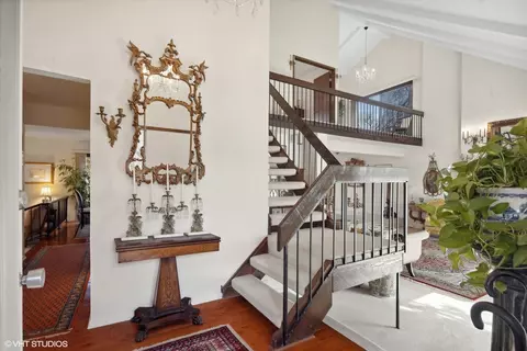 Entry Way - 8129 Kathryn Ct, Burr Ridge, IL 60527 photo 1 of 1