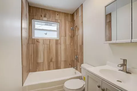 Bath - 2925 S 13th Ave, Broadview, IL 60155 photo 2 of 2