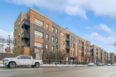 2951 N Clybourn Ave #401, Chicago, IL 60618