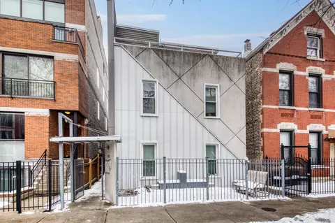 1060 N Hermitage Ave #3, Chicago, IL 60622