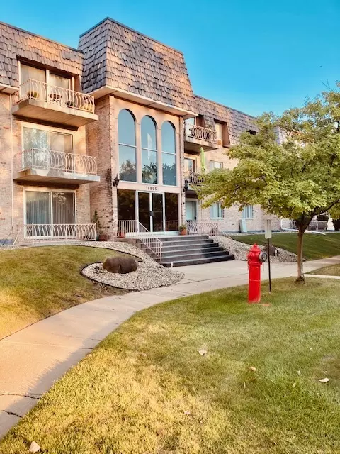 18855 Burnham Ave #131, Lansing, IL 60438