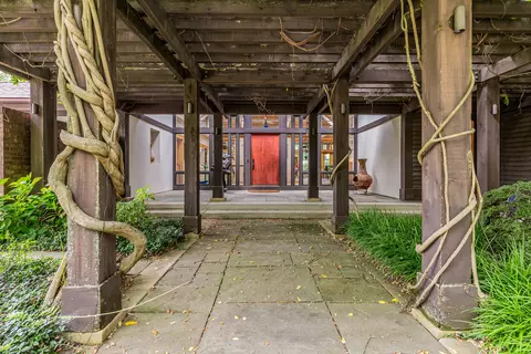 110 W Whitehall Ct, Urbana, IL 61801