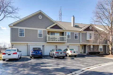 1264 Bradwell Ln #E, Mundelein, IL 60060
