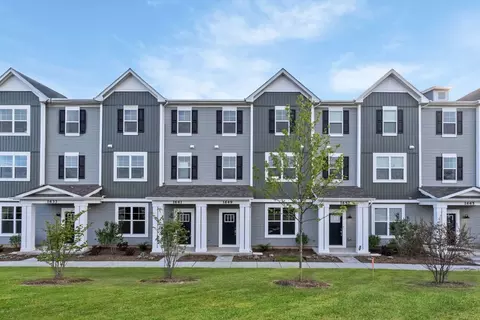 1686 Albany St, Grayslake, IL 60030