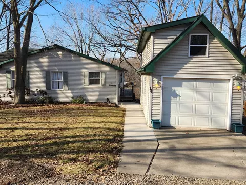 14 Pinetree Ct, Putnam, IL 61560