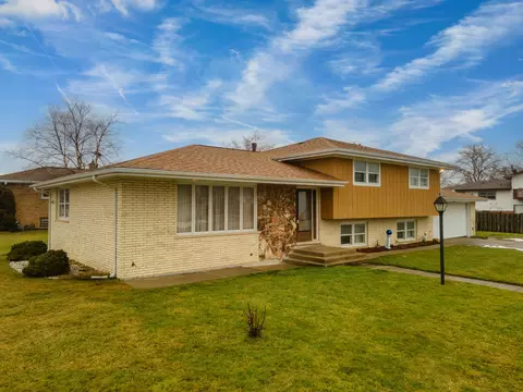 10459 S 81st Ave, Palos Hills, IL 60465