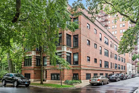 1421 E 58th St #1, Chicago, IL 60637
