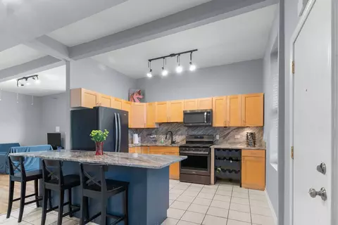 Kitchen - 735 E 50th St #3, Chicago, IL 60615 photo 1 of 4