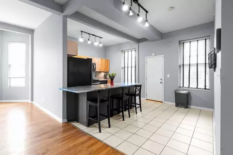 Kitchen - 735 E 50th St #3, Chicago, IL 60615 photo 4 of 4
