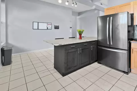 Kitchen - 735 E 50th St #3, Chicago, IL 60615 photo 2 of 4