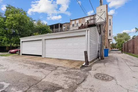 Exterior - 735 E 50th St #3, Chicago, IL 60615 photo 2 of 5
