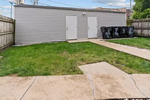 Exterior - 735 E 50th St #3, Chicago, IL 60615 photo 3 of 5