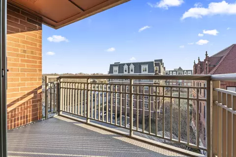 255 E Liberty Dr #604-2, Wheaton, IL 60187 photo 4