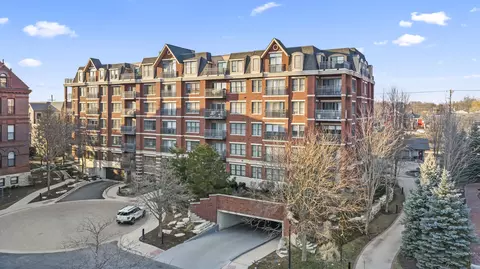 255 E Liberty Dr #604-2, Wheaton, IL 60187