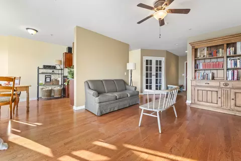 255 E Liberty Dr #604-2, Wheaton, IL 60187 photo 8