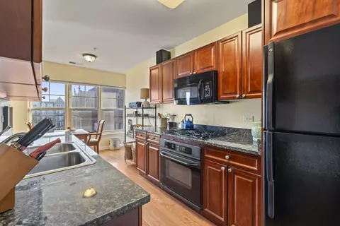 255 E Liberty Dr #604-2, Wheaton, IL 60187 photo 10
