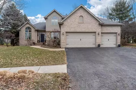 2843 Applewood Ln, Rockford, IL 61114