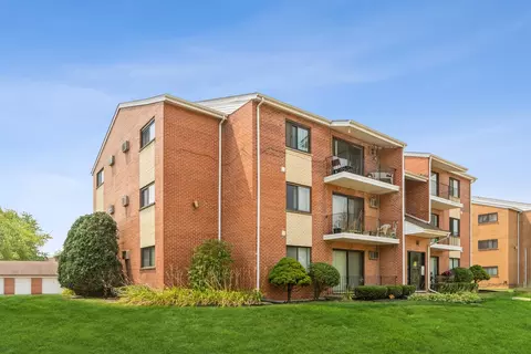7305 W 157th St #2D, Orland Park, IL 60462