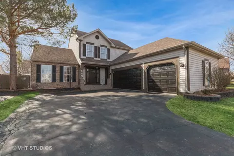 143 E Littleton Trl, Hainesville, IL 60030