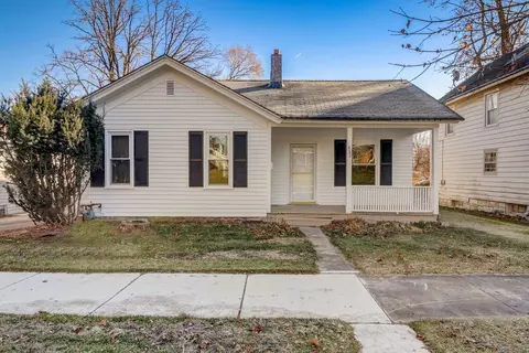 652 S Main St, Naperville, IL 60540