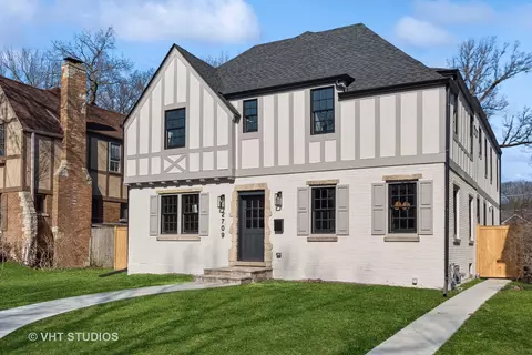 2709 Simpson St, Evanston, IL 60201