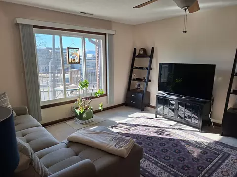 601 N Main St #3S, Normal, IL 61761 photo 4