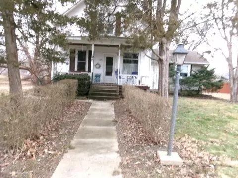 Exterior - 147 Walnut St, Seneca, IL 61360 photo 2 of 6