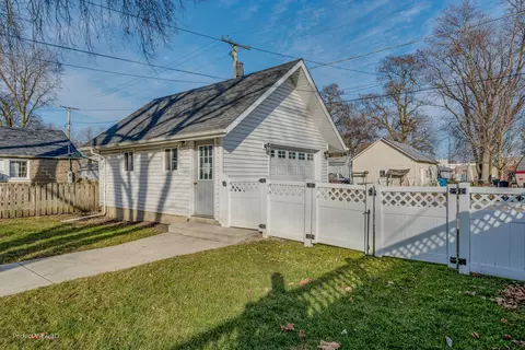 Exterior - 506 7th St, Mazon, IL 60444 photo 3 of 5