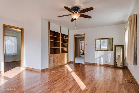Living - 506 7th St, Mazon, IL 60444 photo 2 of 2