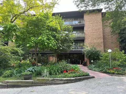 5700 Hillcrest Ln #3B, Lisle, IL 60532