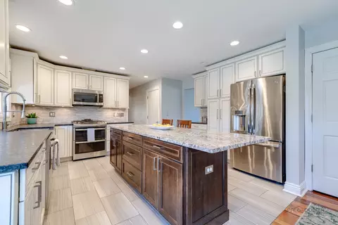 3120 Mini Dr, Wadsworth, IL 60083 photo 2