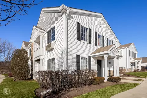 931 Silverstone Dr, Carpentersville, IL 60110