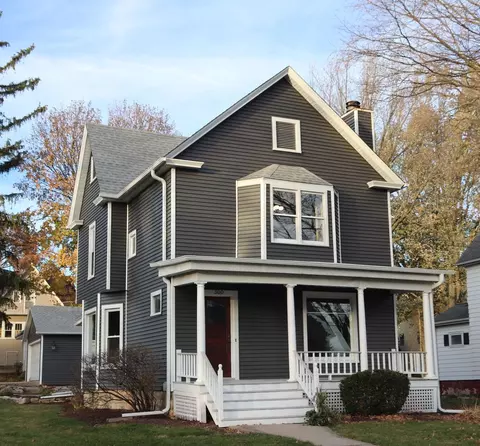 300 E Shannon St, Elburn, IL 60119