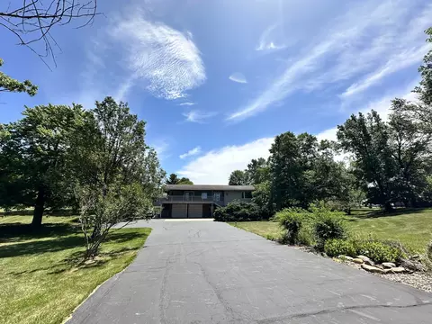 12072 Cracker Rd, Farmer City, IL 61842