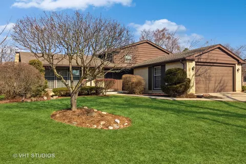 714 E Hackberry Dr, Arlington Heights, IL 60004