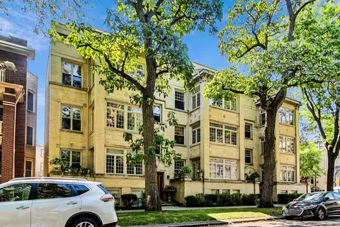 1353 W Granville Ave #302, Chicago, IL 60660