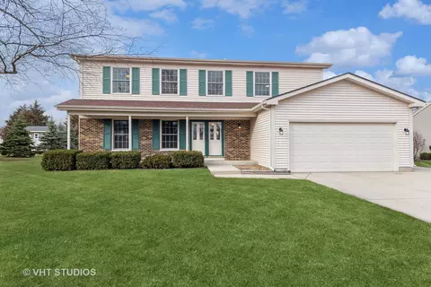 1190 Amberwood Dr, Crystal Lake, IL 60014