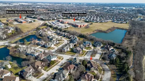 2536 Sutton Ln, Aurora, IL 60502 photo 2