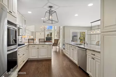 2536 Sutton Ln, Aurora, IL 60502 photo 9