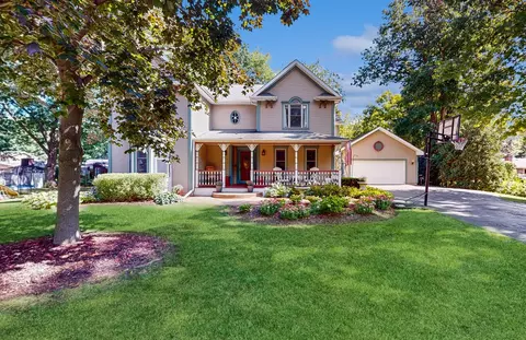 401 Ravine Dr, Winthrop Harbor, IL 60096