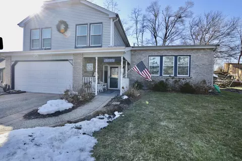 1609 W Halma Ln, Woodstock, IL 60098