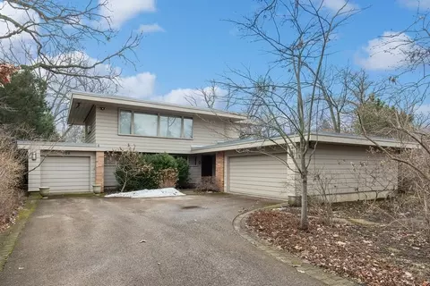 208 Lapier St, Glencoe, IL 60022